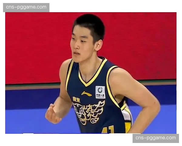 广东张皓嘉膝盖伤病持续 对阵吉林大概率继续缺阵